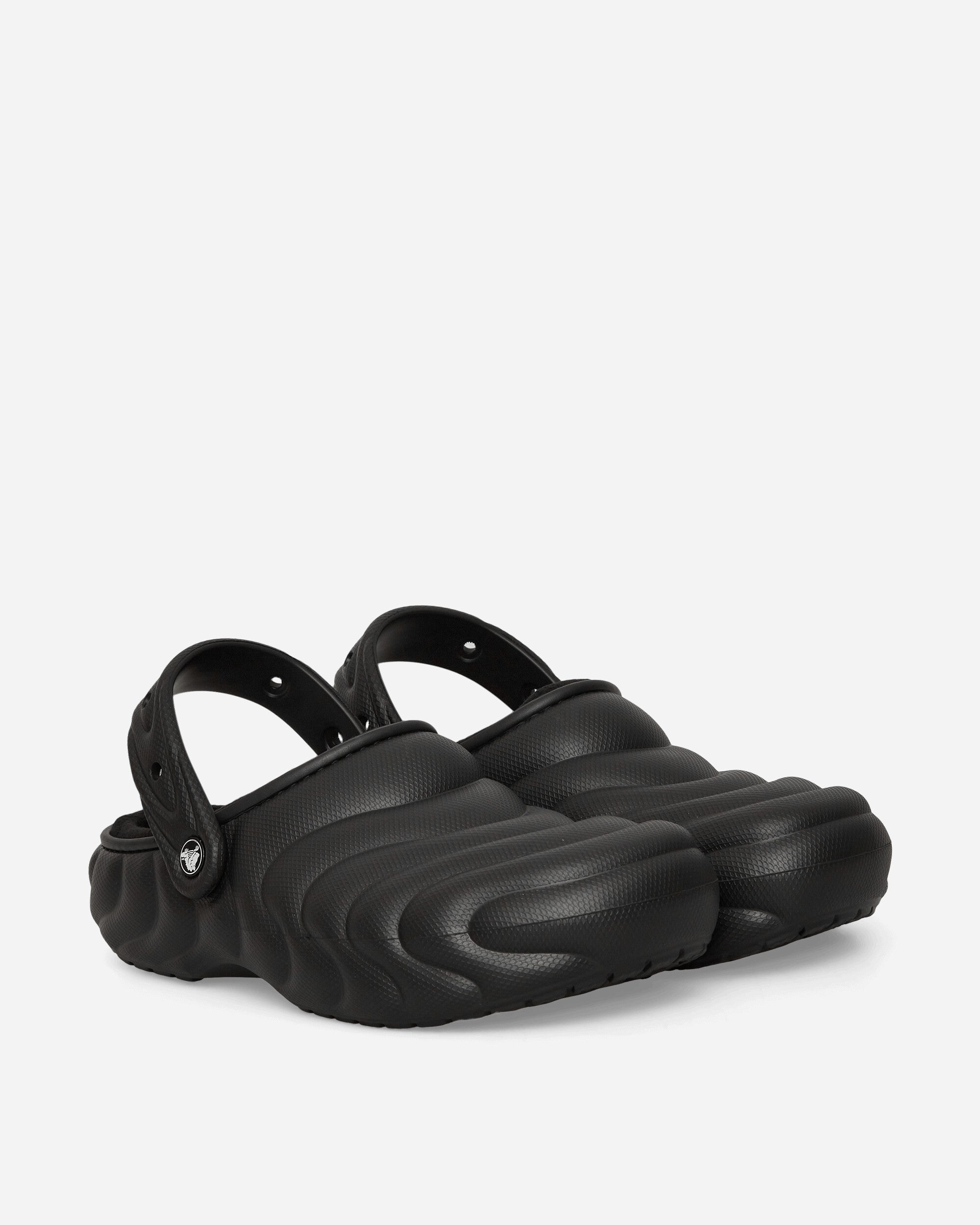 Crocs Classic Lined Overpuff Clog Black Sandals and Slides Sandals and Mules CR.210059 BLK